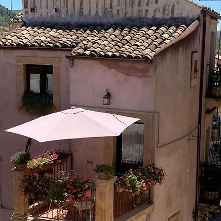 B&B Mugnos Charme Living Licodia Eubea Εξωτερικό φωτογραφία